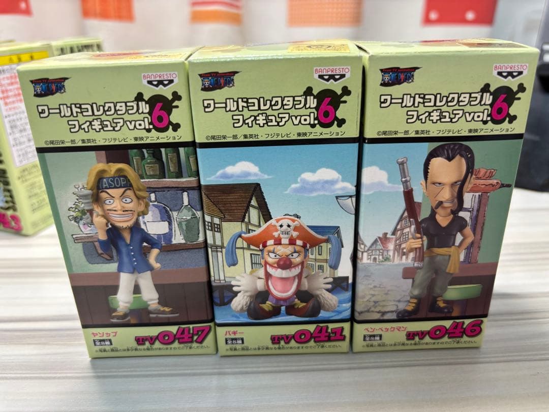 ワンピース　ワールドコレクタブルフィギュア