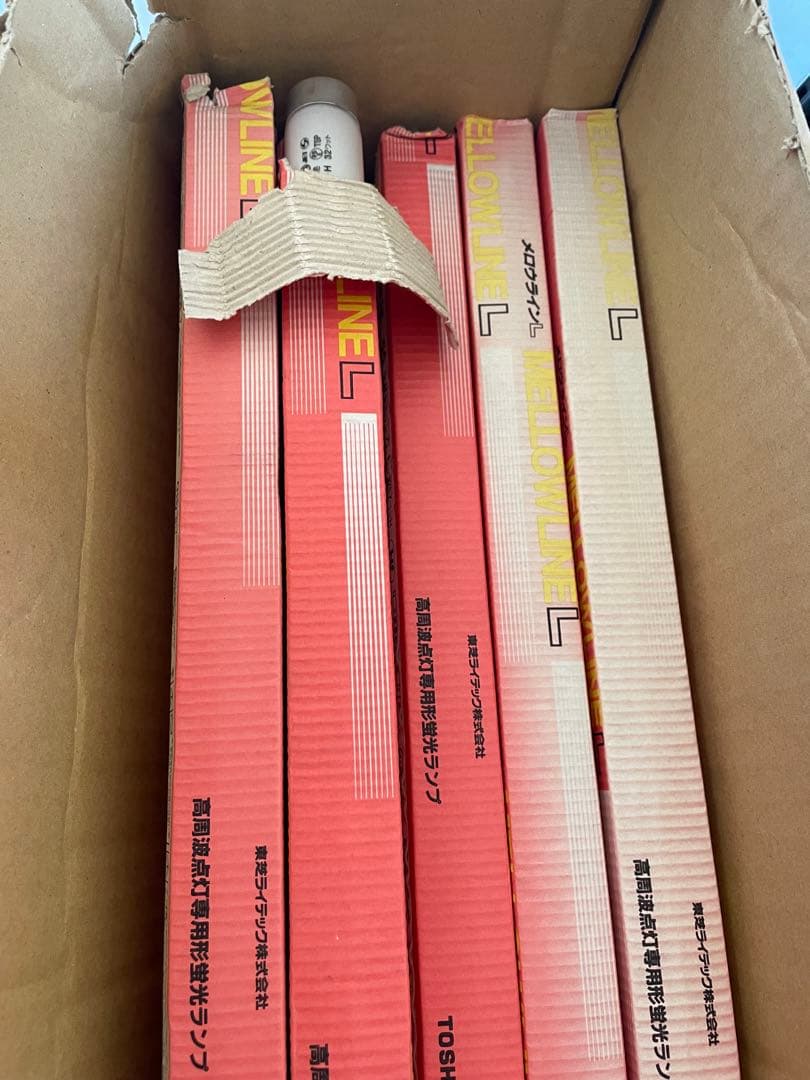 FHF32EX-L-H 12本、FLR40S-W/M R F3 25本