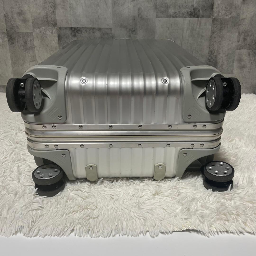 リモワ　トパーズ　4輪　63L シルバー　スーツケース　大容量　マルチホイール