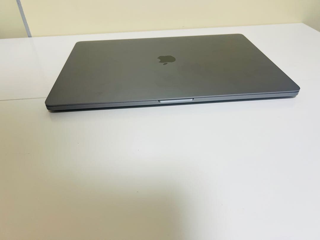 Macbook Pro 2019 16インチ i9/32GB/1TB