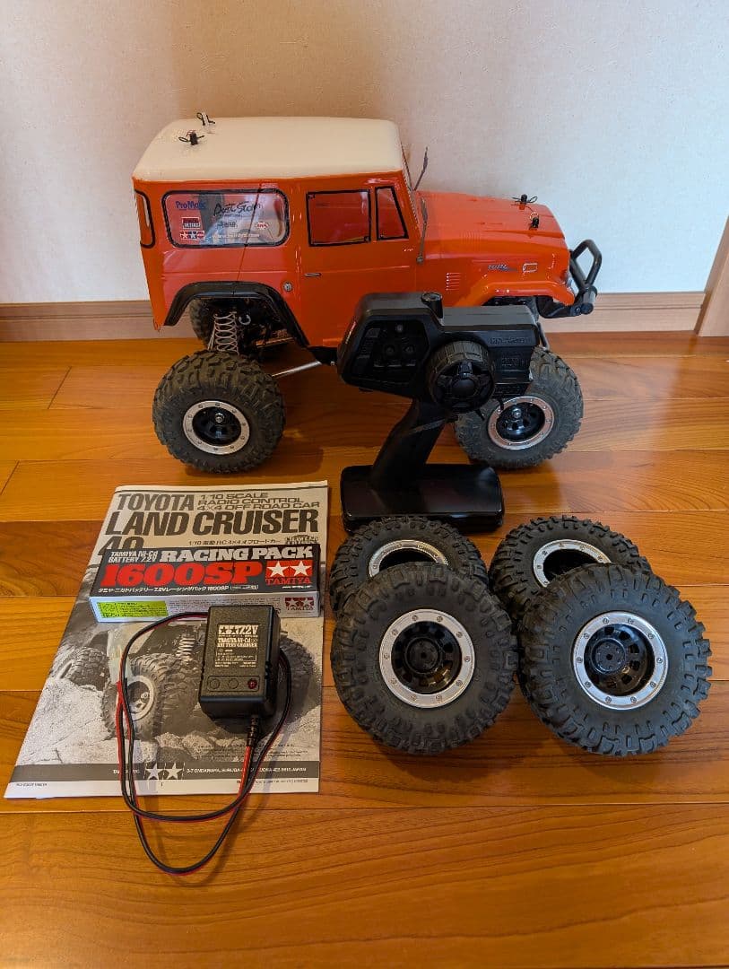 タミヤ　CR-01　 ランドクルーザー40　 純正新品バッテリー、予備タイヤつき