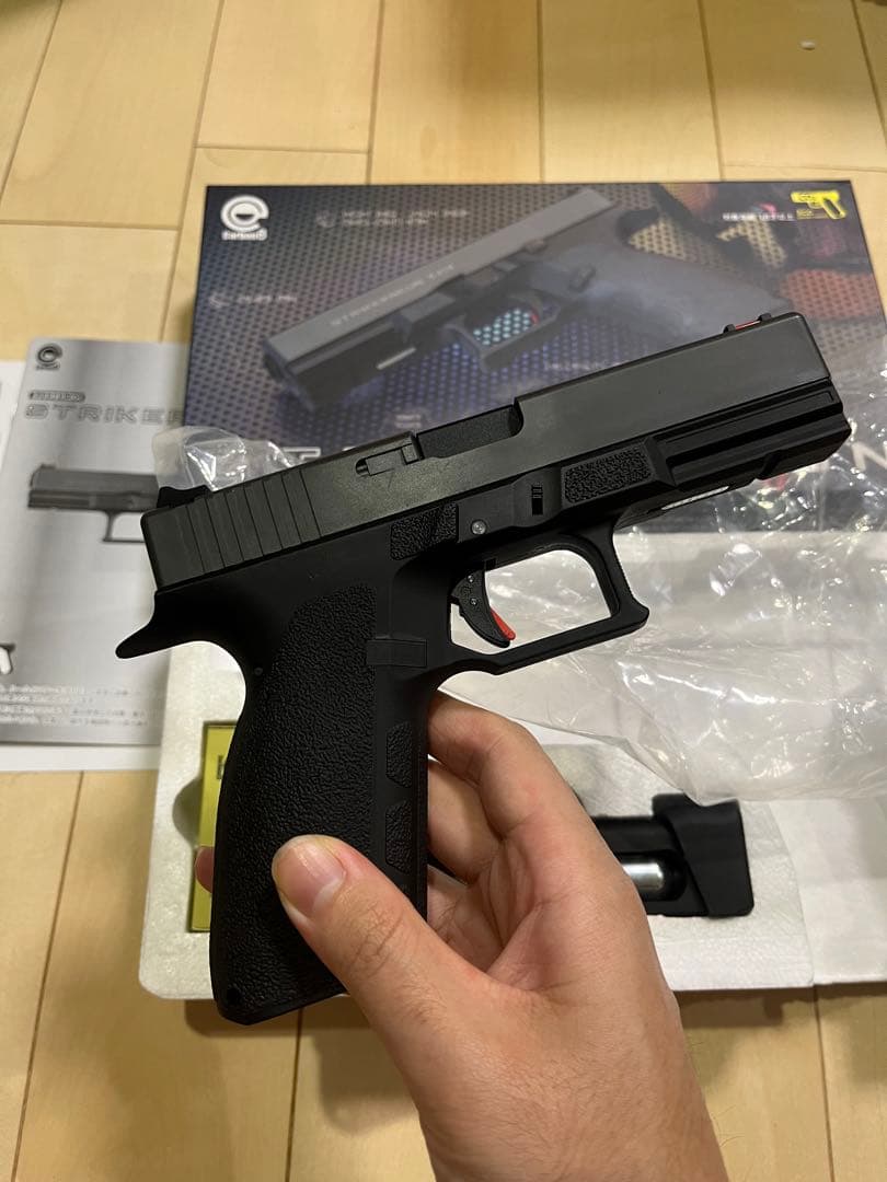 カーボネイト　carbon8striker9 co2 ガスガン ハンドガン