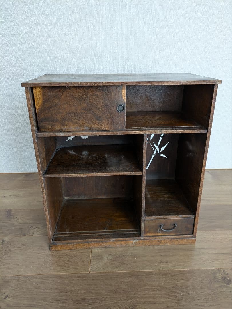 竹模様の木製茶箪笥