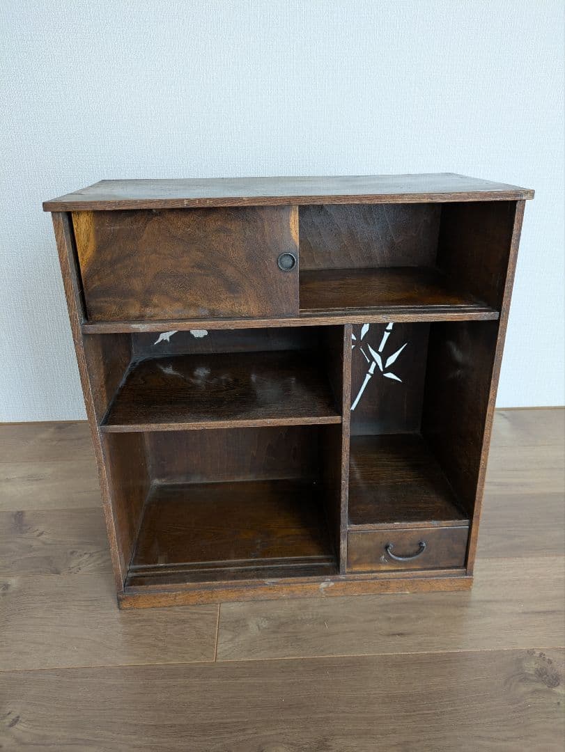 竹模様の木製茶箪笥