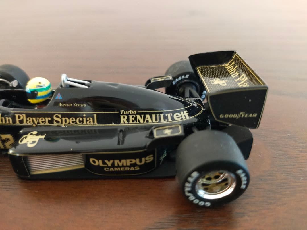 ミニチャンプス 1/43 ロータス ルノー 97T アイルトンセナ 1985