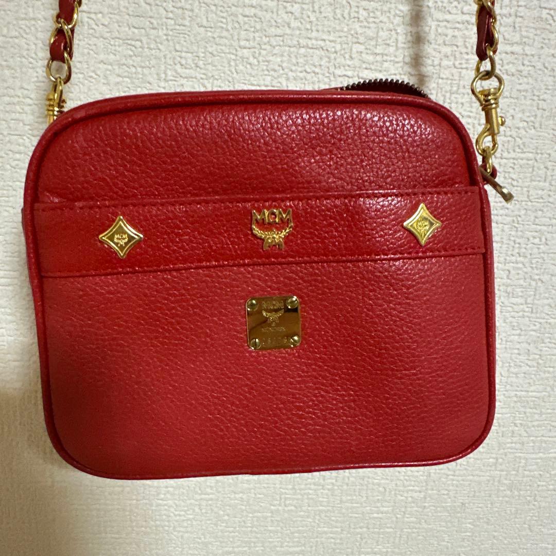 MCM レッド ショルダーバッグ
