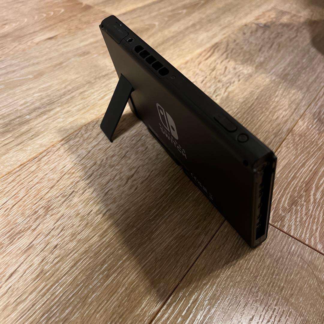Nintendo Switch 本体 周辺機器付き（ジョイコンに不備あり）
