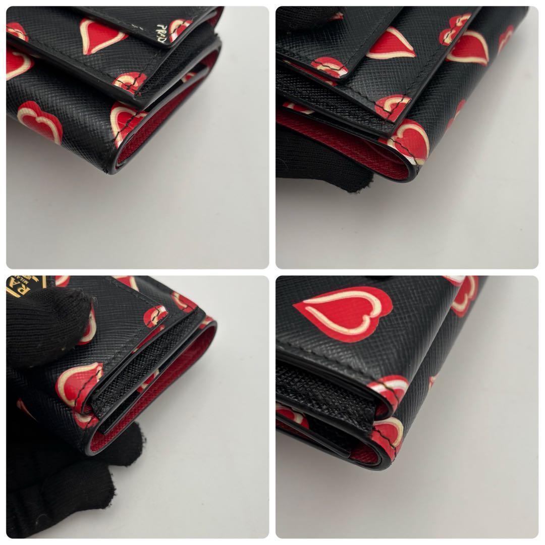 極美品　PRADA ハート柄 三つ折り財布　プラダ　財布　黒　赤　ブラック