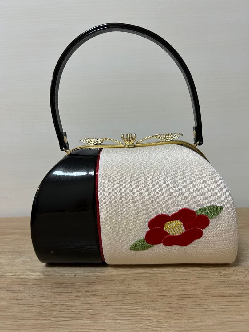 バッグ 黒/白/赤礼装用 フォーマル バック 振袖 袴 結婚式 卒業式