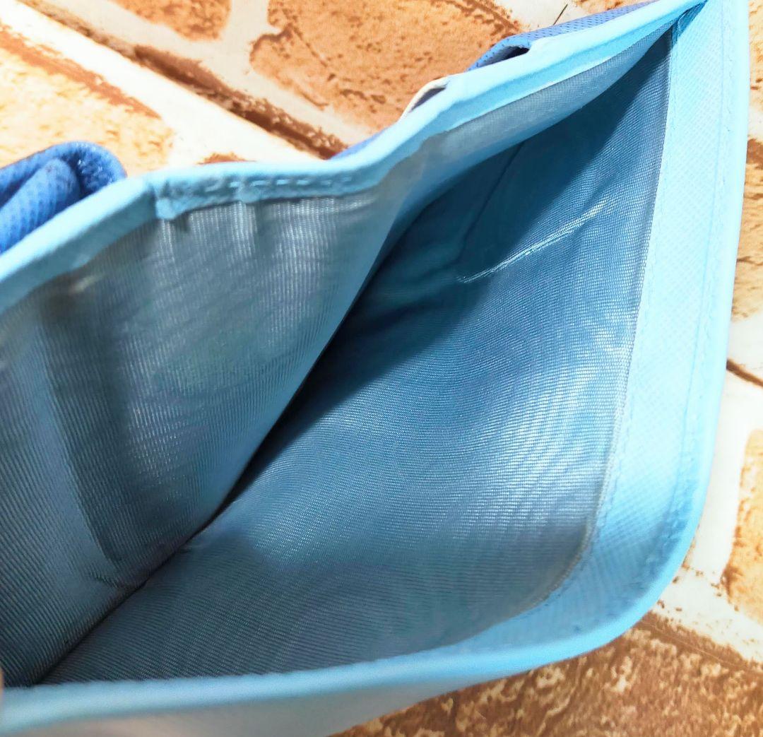 PRADA 水色 二つ折り財布