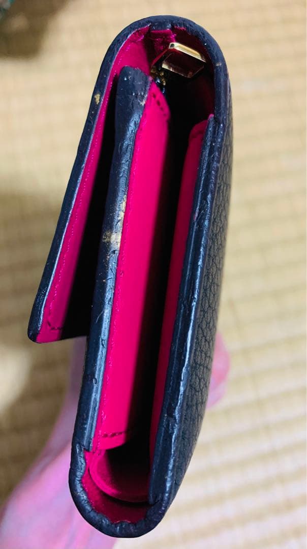 LOUIS VUITTON ルイ・ヴィトン　カプシーヌ　コンパクト　三つ折り財布