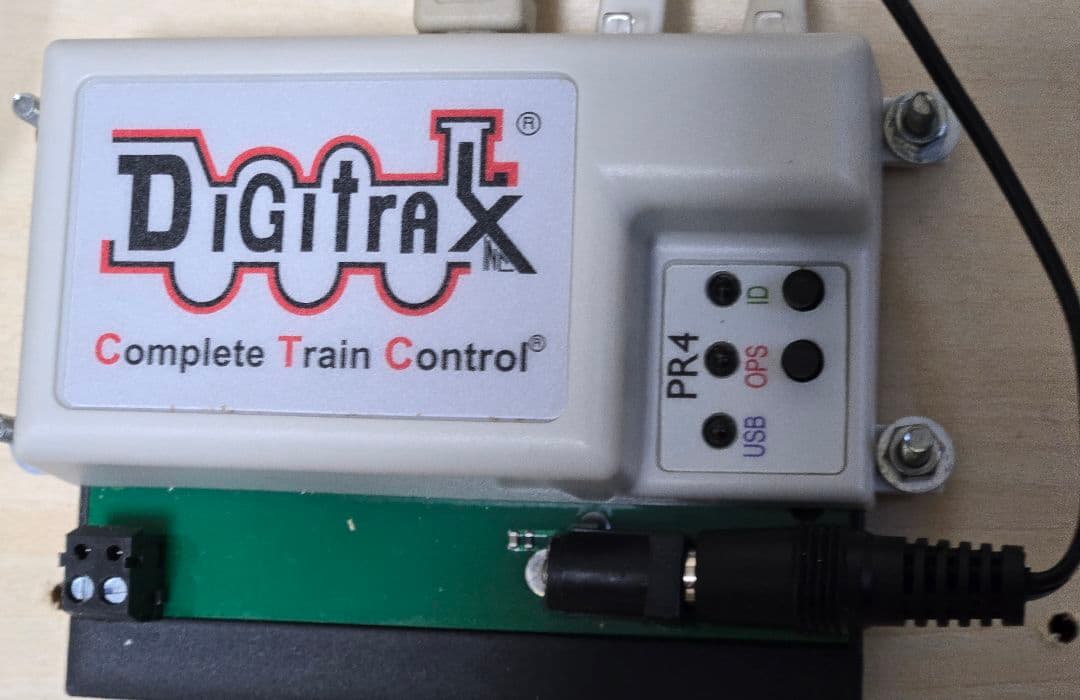 DCS50K、Digitrax PR4 USB to LocoNetセット