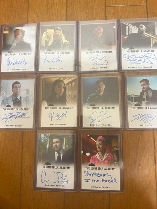 最終値下　アンブレラアカデミー　サイン　オートカードフルコンプ　セット売り