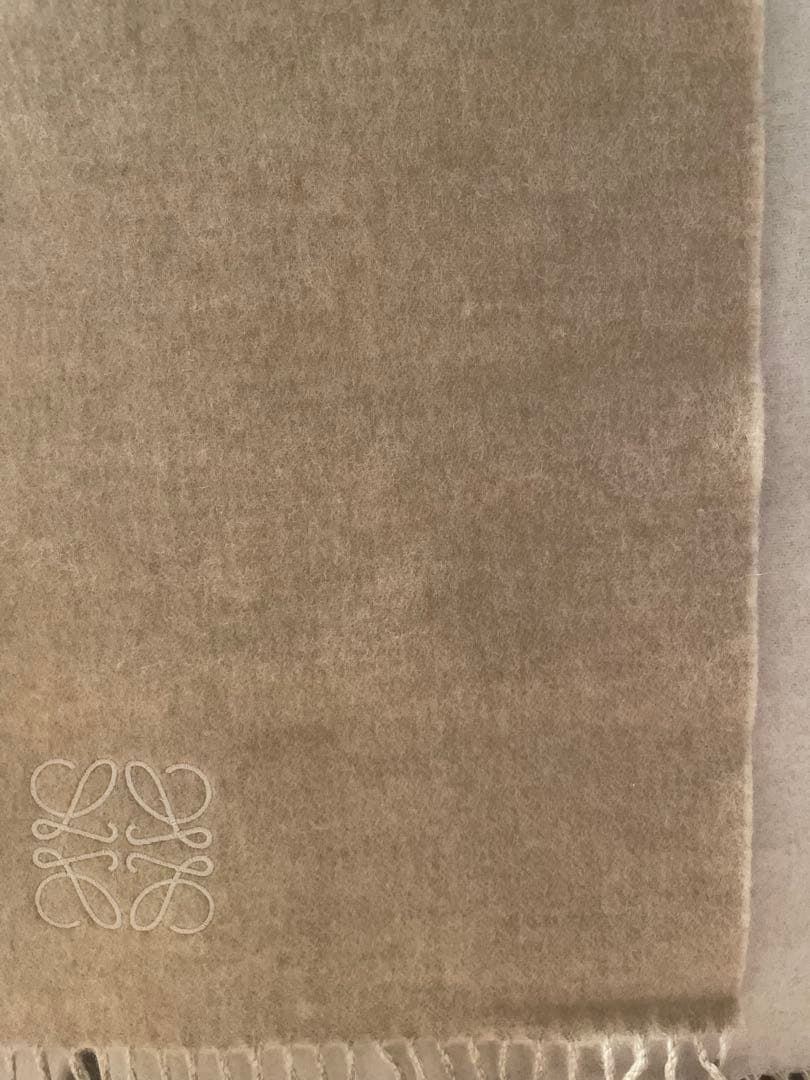 【もも】　ロエベ バイカラーマフラー