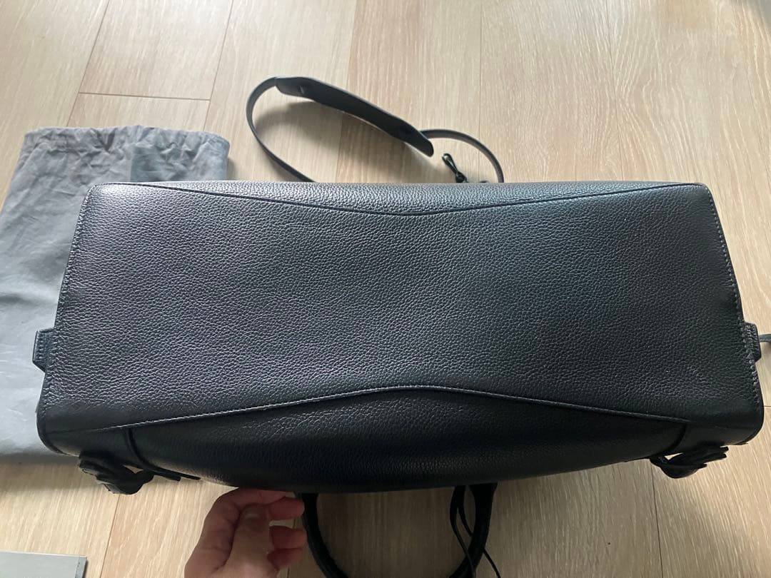 バレンシアガ　バッグ ネオクラシック ショルダー　ハンドバッグ ブラック