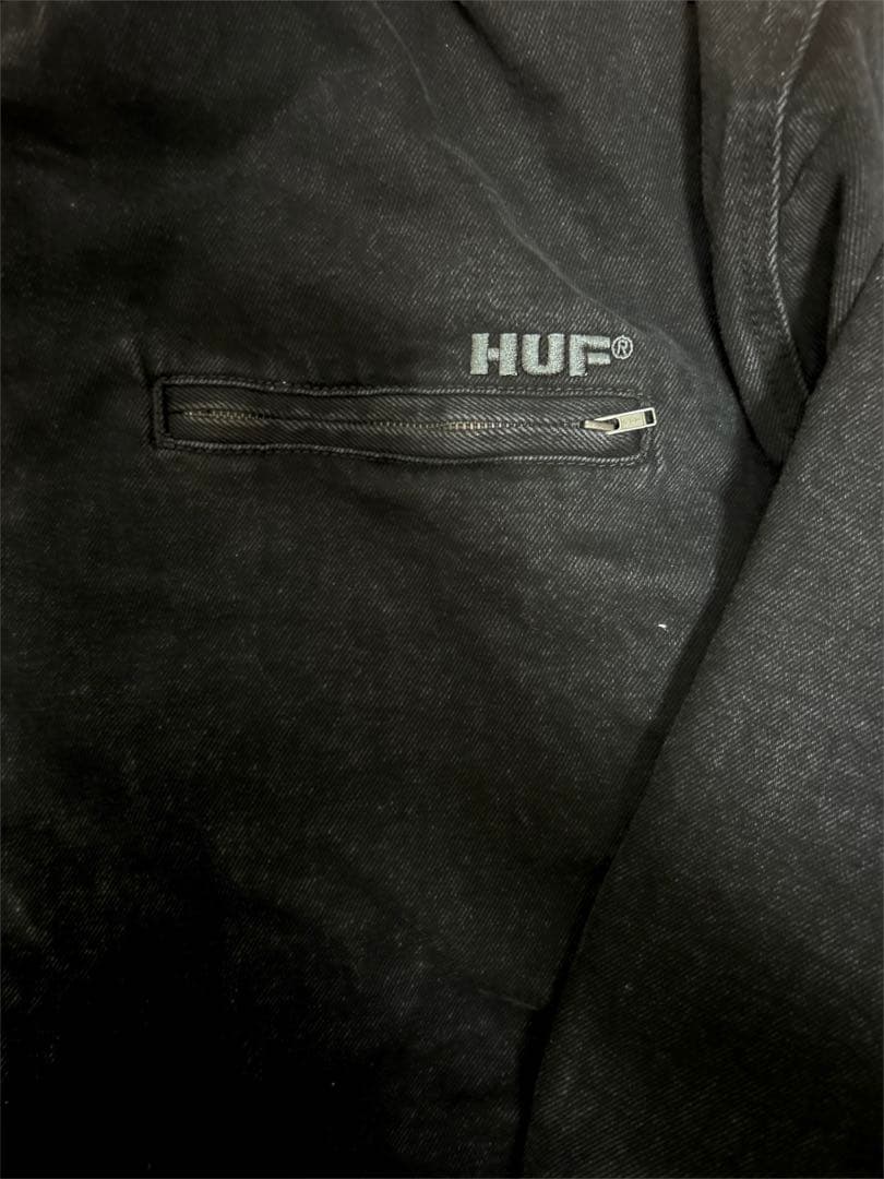 HUF フード付き黒ジャンパー