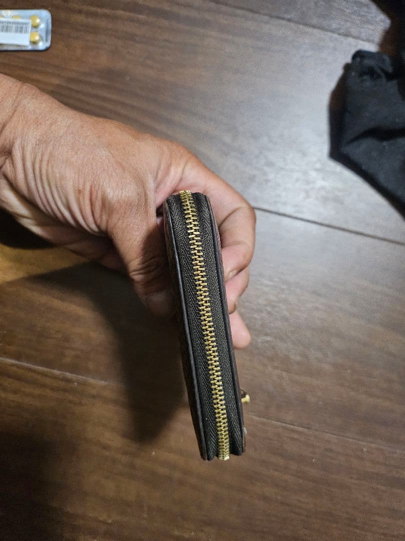 Louis Vuitton　ジッピー　パース　パイソン