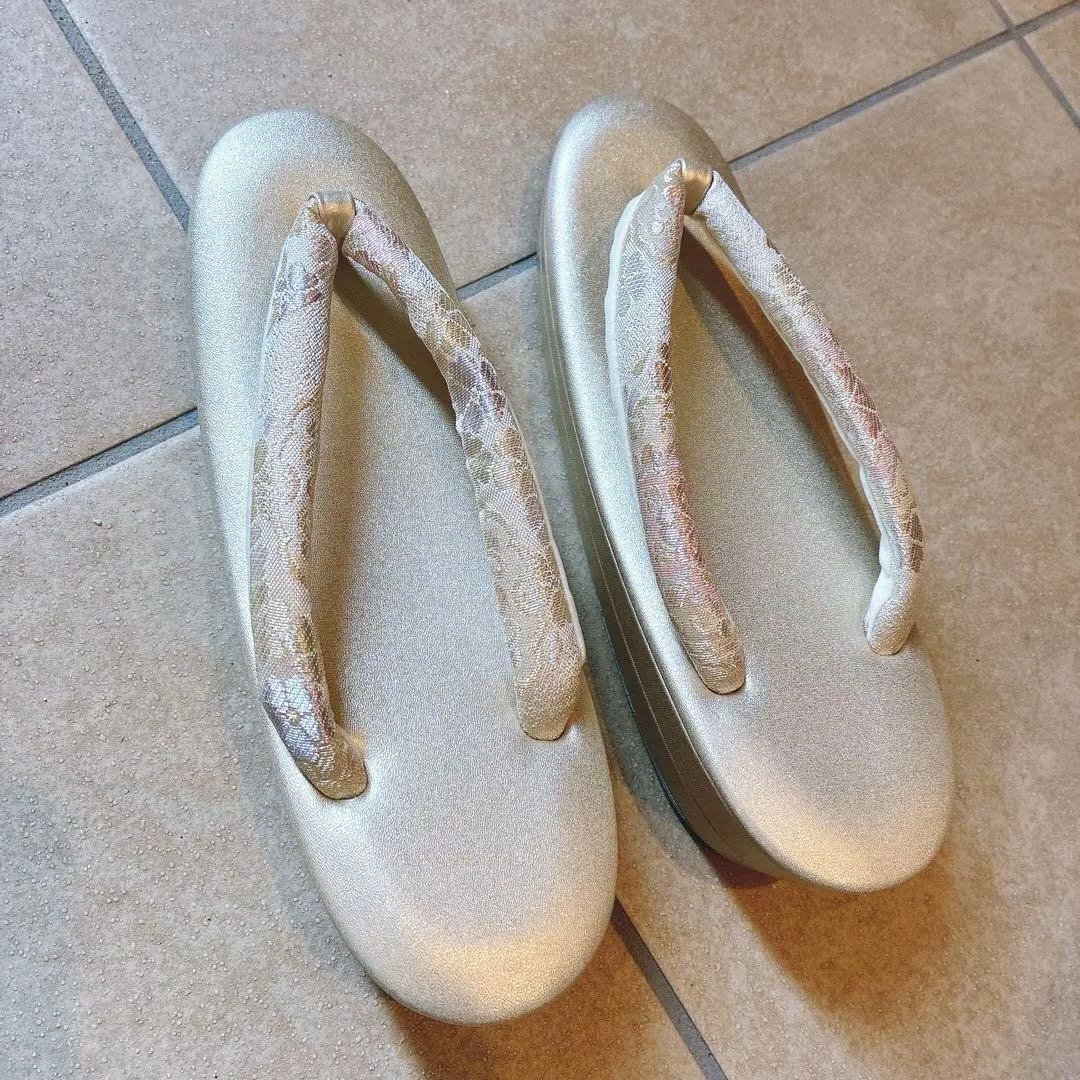 ◎ riri様◎ 金色 和装用バッグ 花柄刺繍 結婚式