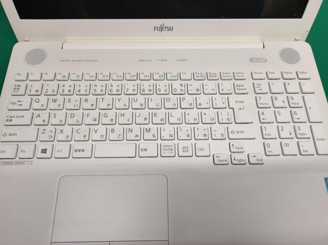 富士通FMVA50B3W2 Windows10　通常使用難あり