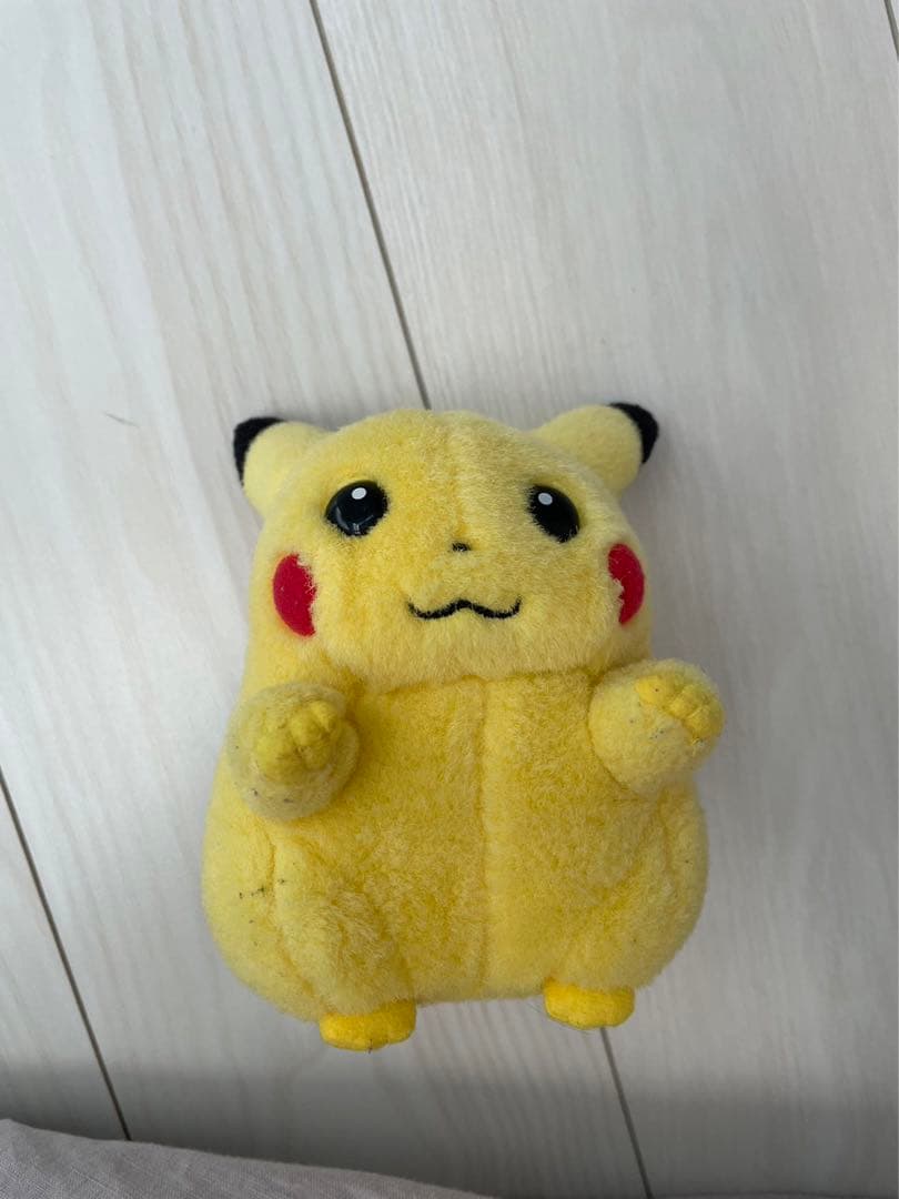 初代ピカチュウぬいぐるみ