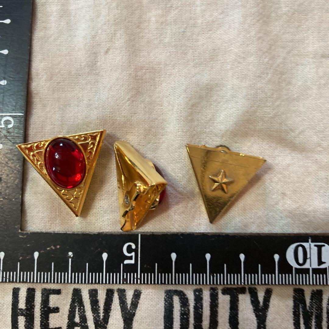 襟先　飾り　3点セット 内1点止めネジ無し　金色メタル