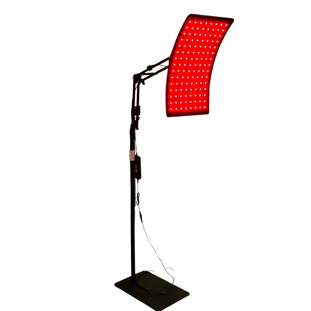 美品！　使用期間1ヶ月　近赤外線赤色EDライトセラピー パネル型 ／スタンド付き