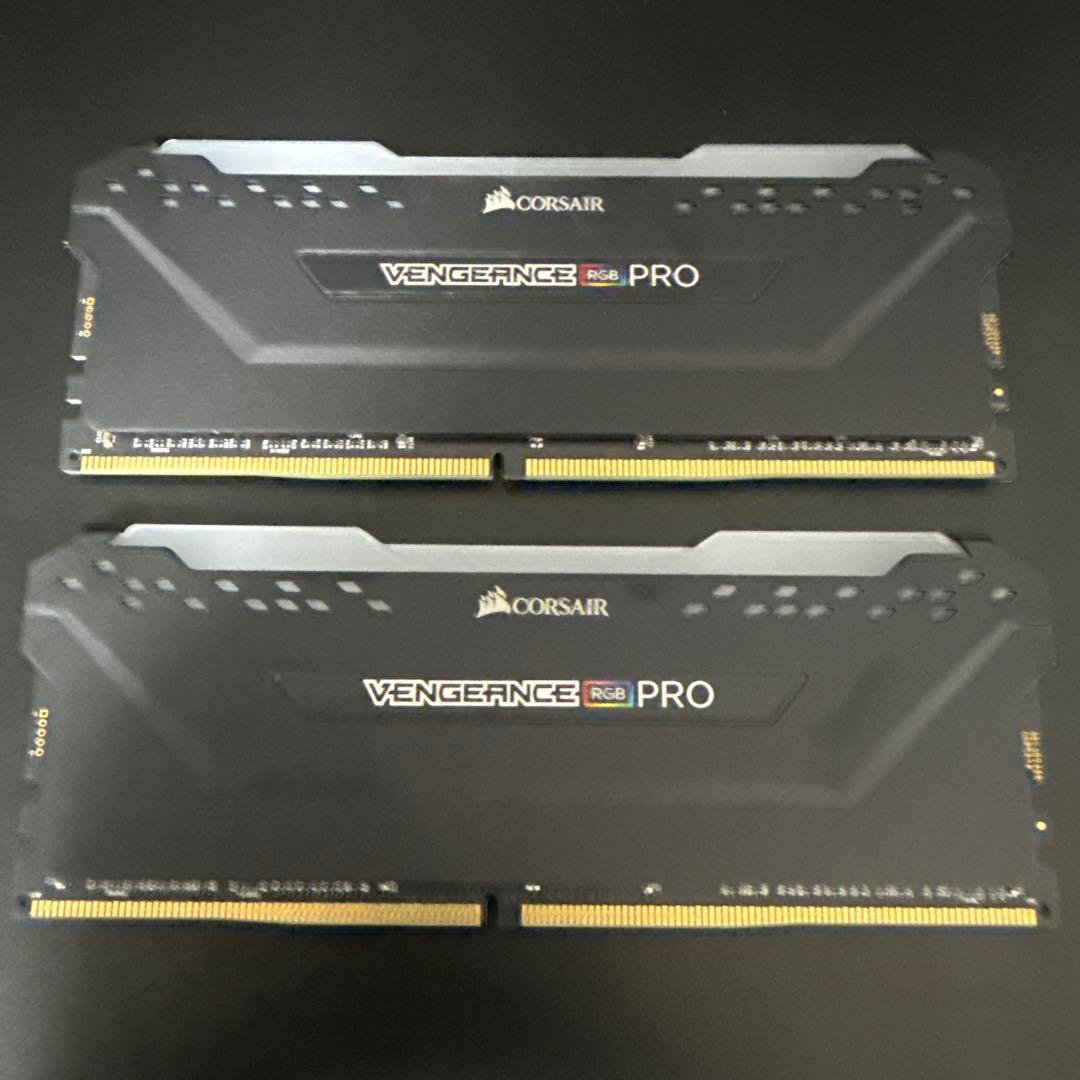 メモリー corsair VENGEANCE RGB PRO 32GB (16G