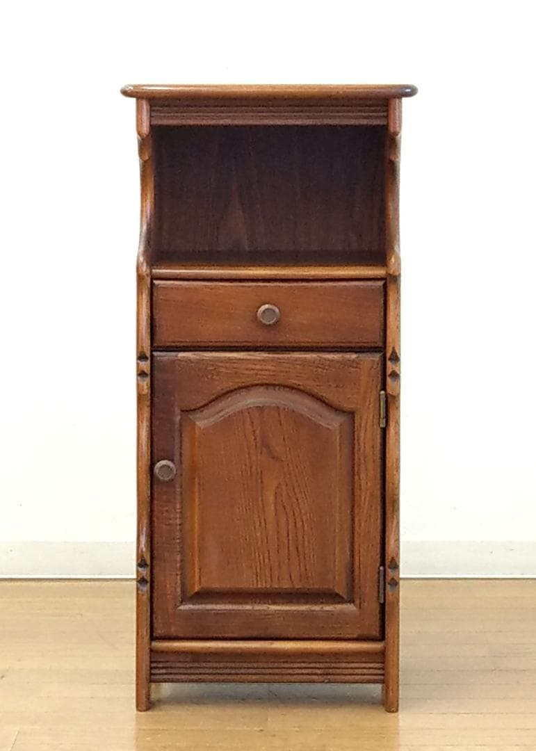 美品 カリモク コロニアル コンソールテーブル キャビネット 収納 飾り台