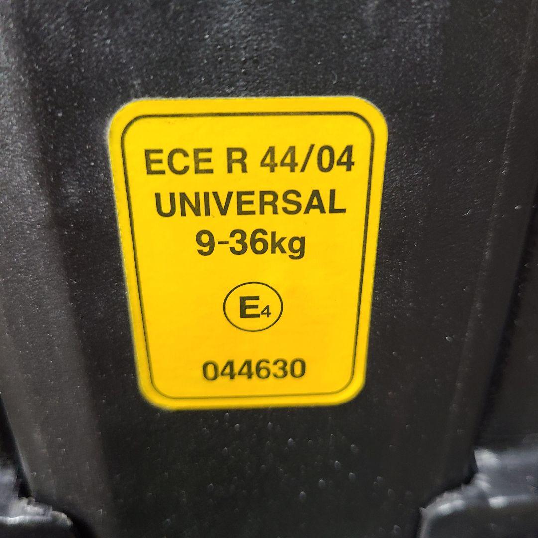 け*ー様 チャイルドシート　ジュニアシート　　1歳～11歳