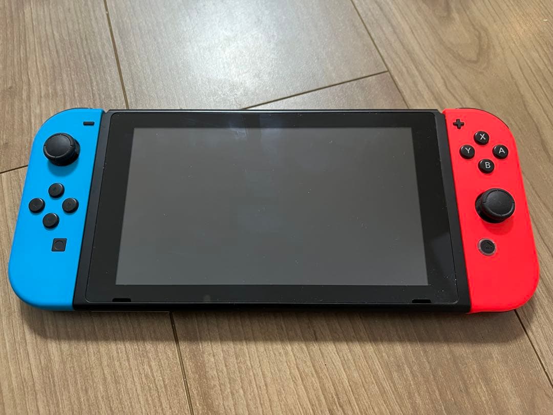 Nintendo Switch 本体 青/赤 Joy-Con付き　中古品