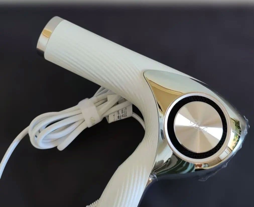 ・期間限定週末最終値下げ 美容師がすすめる リファビューテック ドライヤープロ