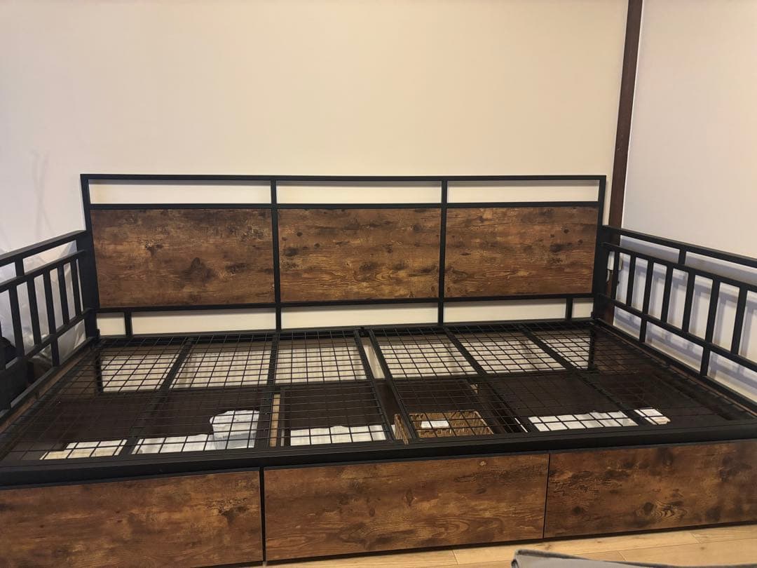 ふぁーちゃん限定　　ニトリ　木製シングルベッドフレーム 引き出し付き