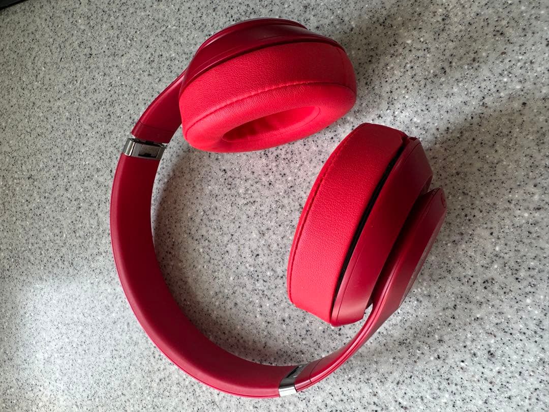 Beats Studio3 Wireless レッド