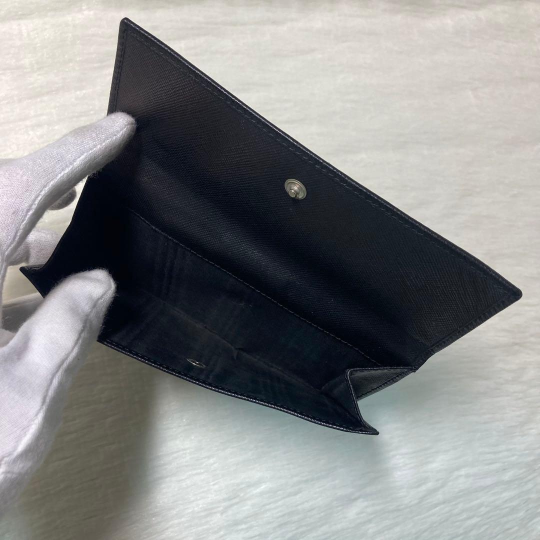 早い者勝ち　美品　PRADA プラダ　二つ折り　折りたたみ　フラップ　三角ロゴ
