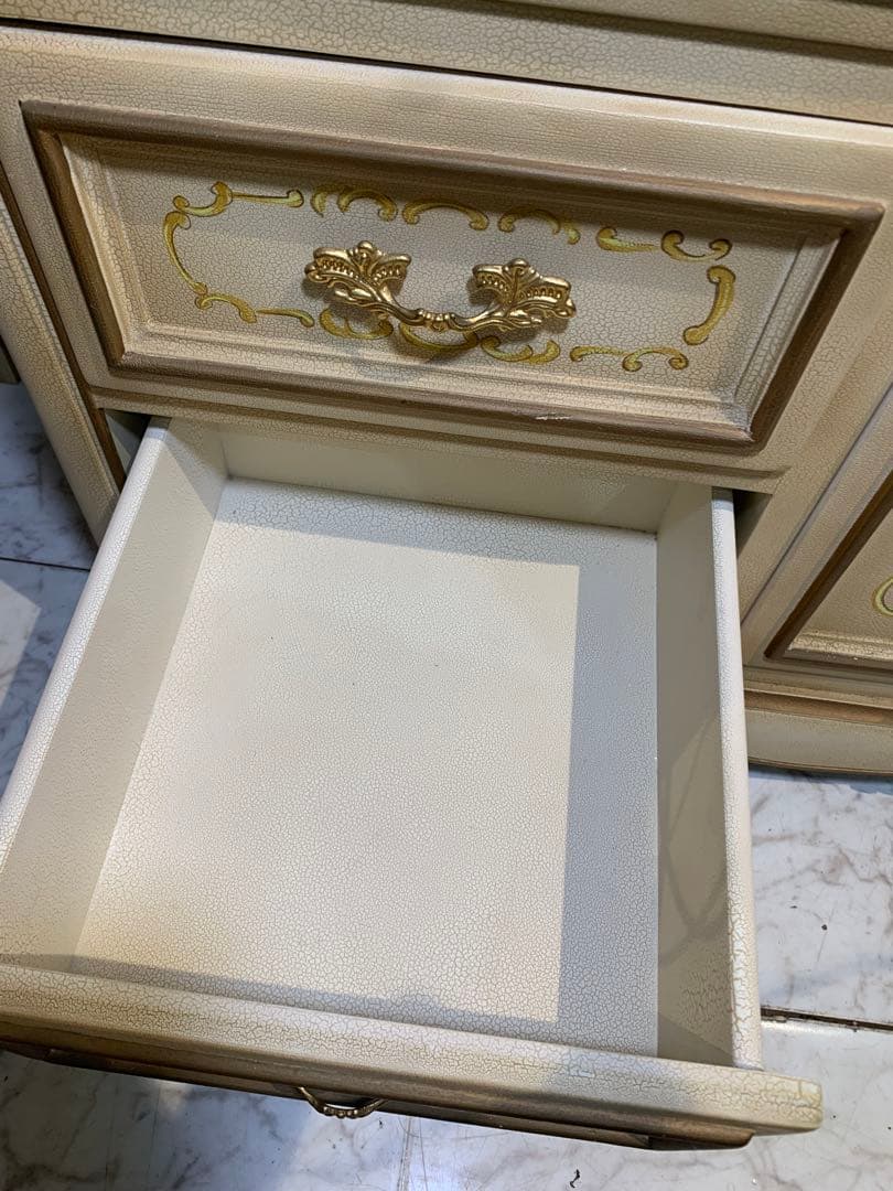 ☆送料無料☆ アンティーク　キャビネット