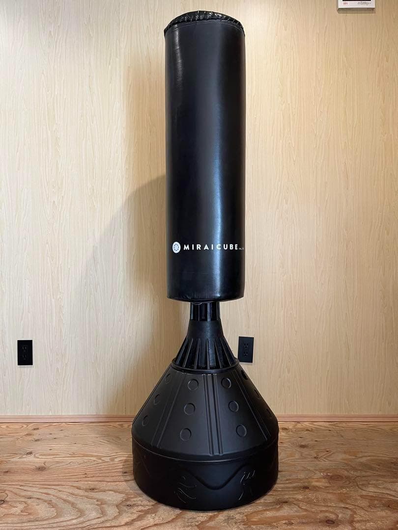 新品★サンドバッグ★自宅用★ボクシング★ブラック★自立型★グローブ付き