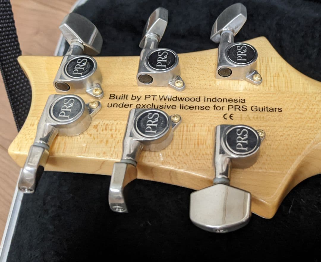 PRS SE【ハードケース付、Suhr&DiMarzioピックアップ】