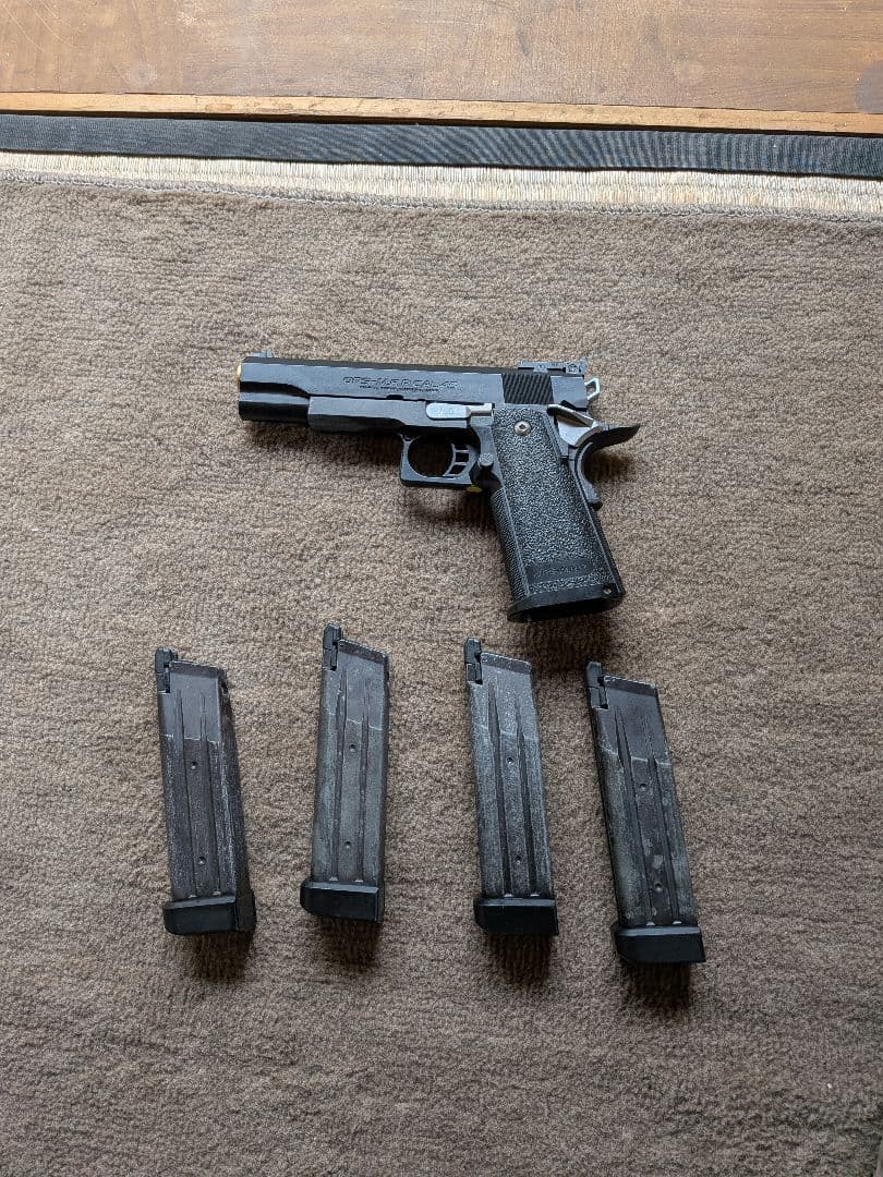 東京マルイ　ハイキャパ　マガジン４本付