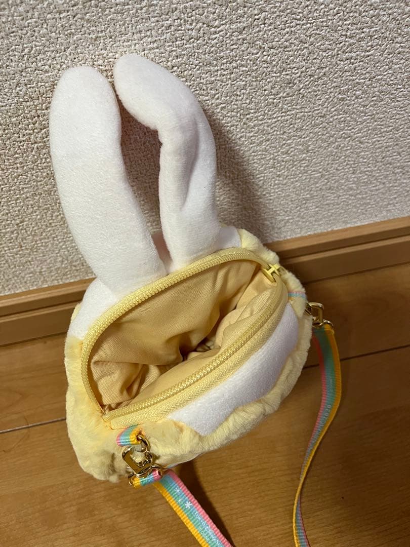 ディズニー　うさピヨ　ポシェット