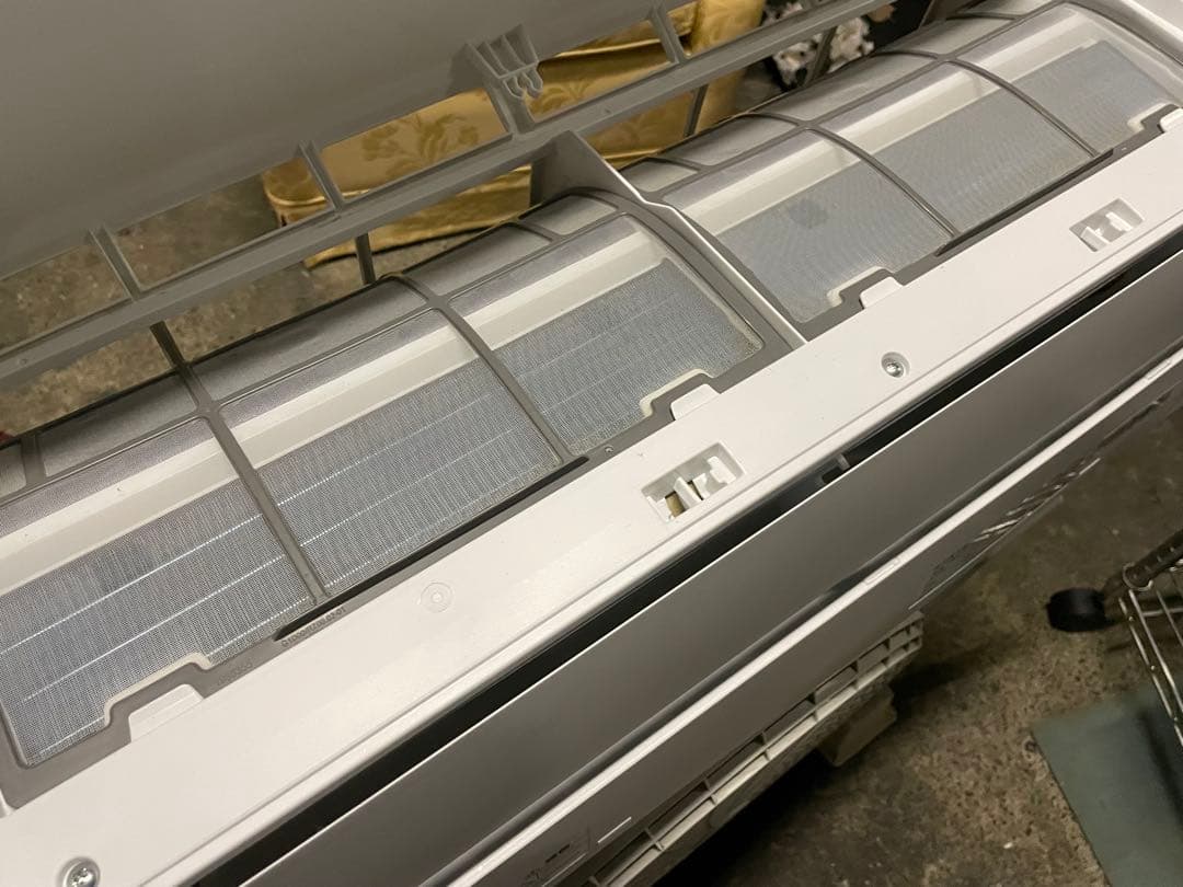 24年製　美品　ヤマダ電機　6畳用エアコン　RIAIR YHA-S22P