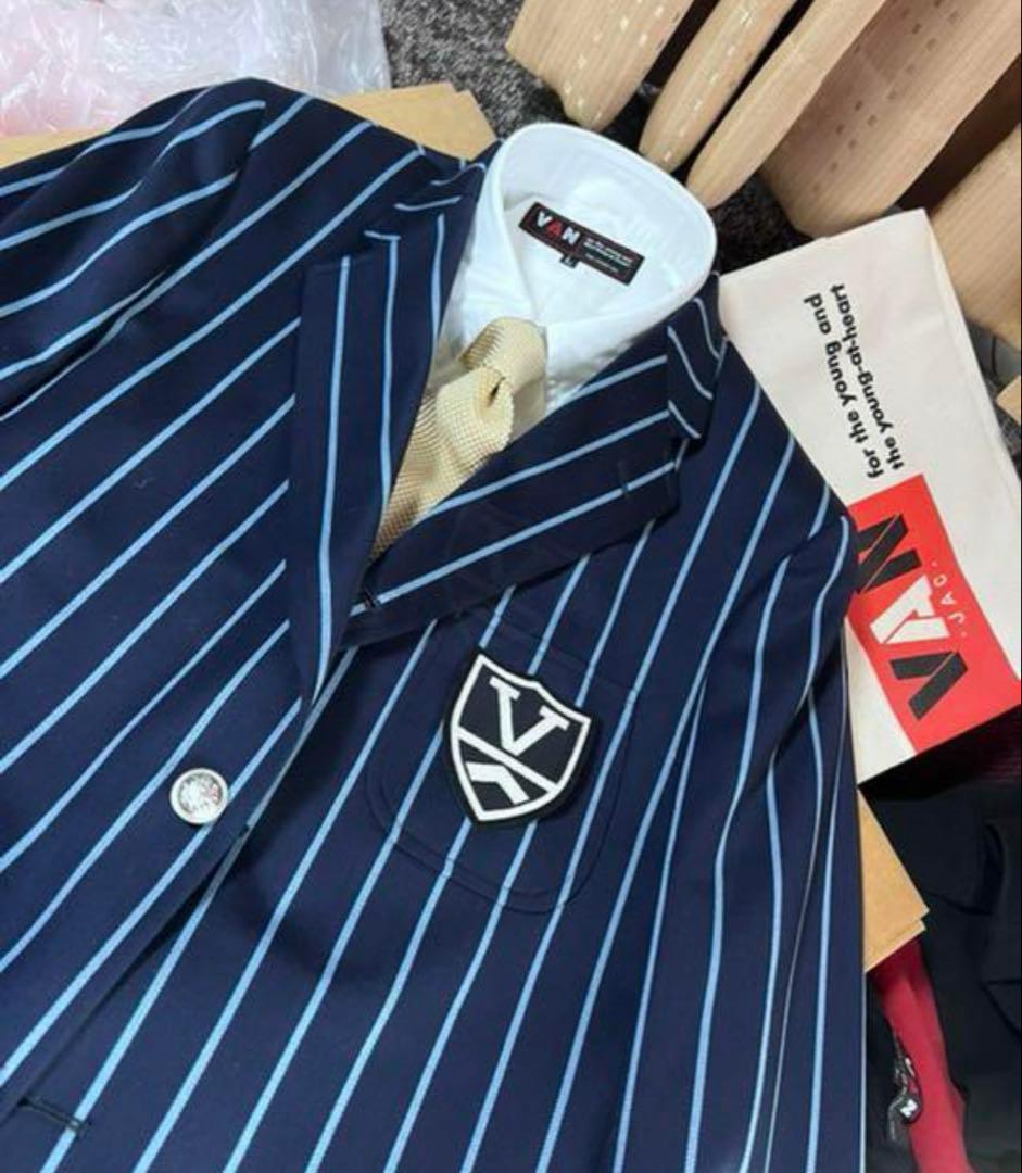 値引、VAN金モールVエンブレム新品未使用品