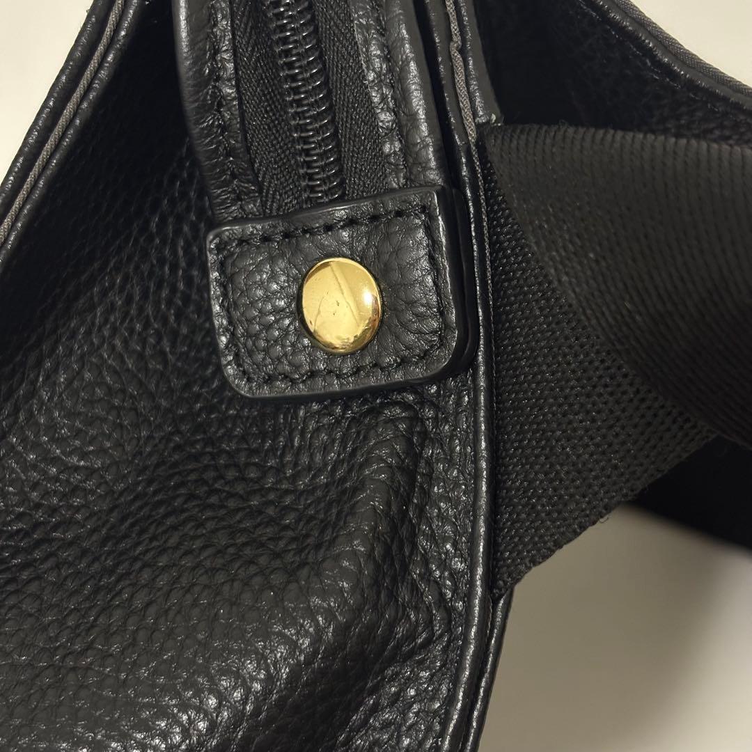 極美品 イアパピヨネ ワイドテープショルダーバッグ ボディバッグ 黒 ストーン