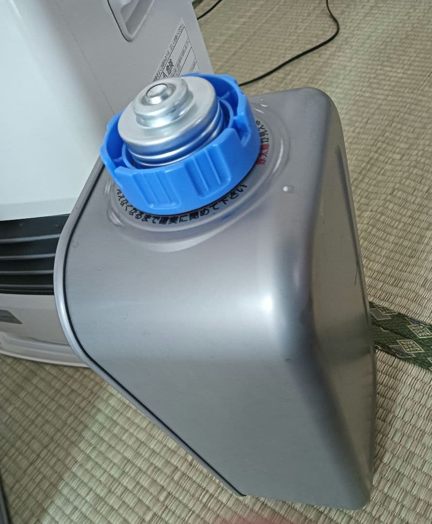 石油ファンヒーター ダイニチ　FWY-32R18　ブルーヒーター