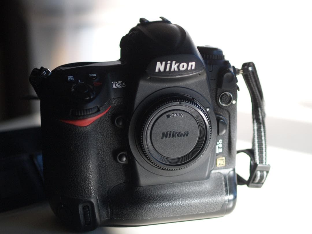 k*n様 Nikon D3S デジタル一眼レフカメラ 本体