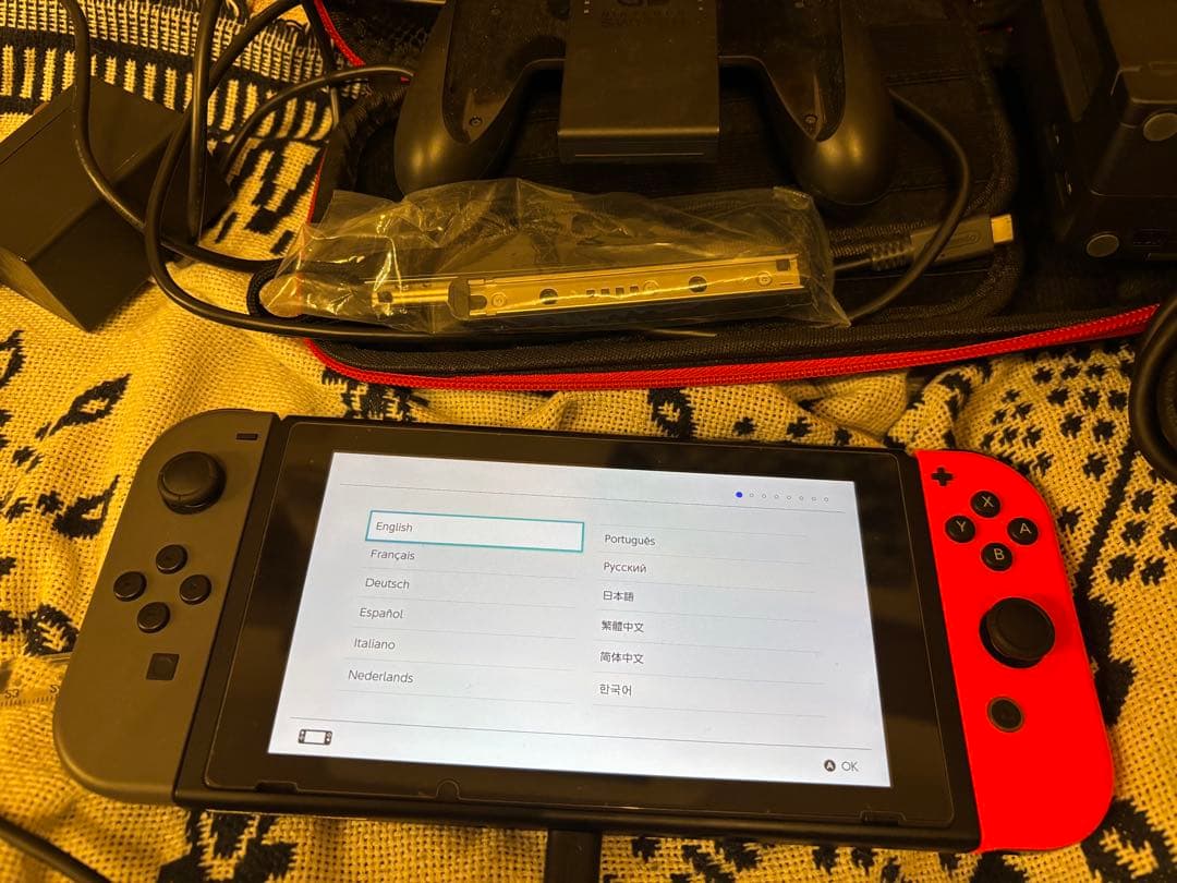 【2023年購入】Nintendo Switch 本体 グレー/レッド Joy