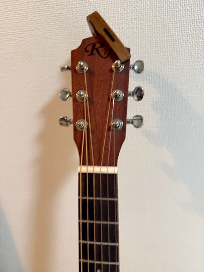 アコースティックギター ステッカー装飾付き