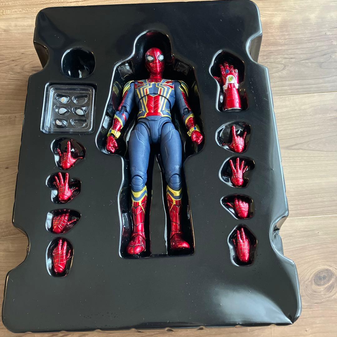 IRON SPIDER スパイダーマン　1/9 SCALE