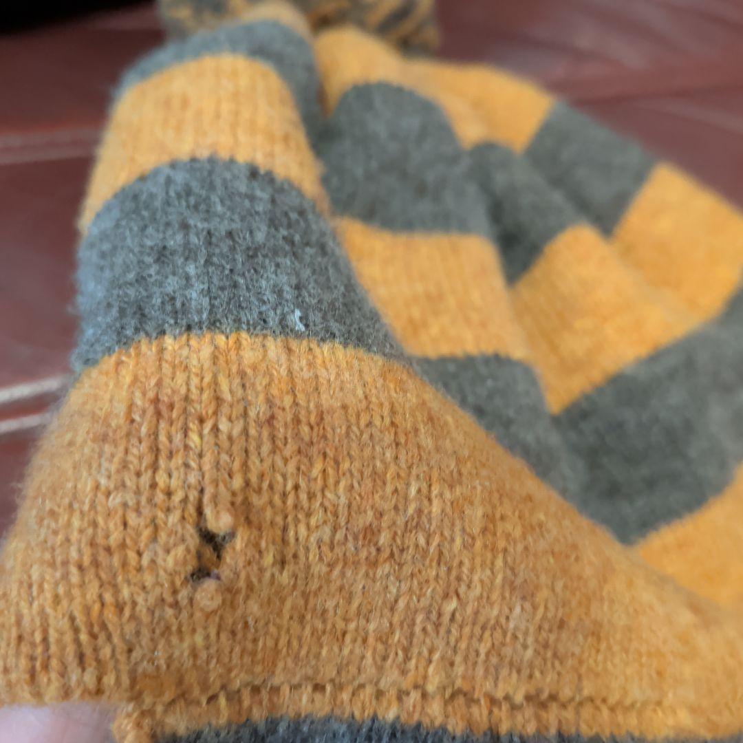 ウール製耳あて付きニット帽・オレンジとグレー　vivienne westwood