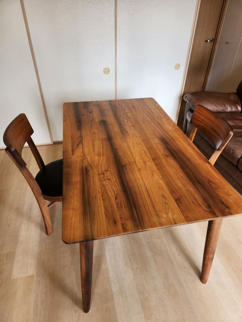 【引き取り限定　兵庫県西宮市】木製ダイニングテーブルと椅子2脚セット