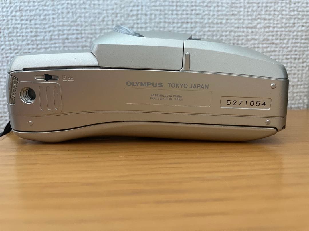 完動品　OLYMPUS μ[mju:] ZOOM 140 コンパクトカメラ